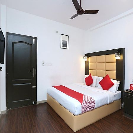 Hotel Qube Kochi Buitenkant foto