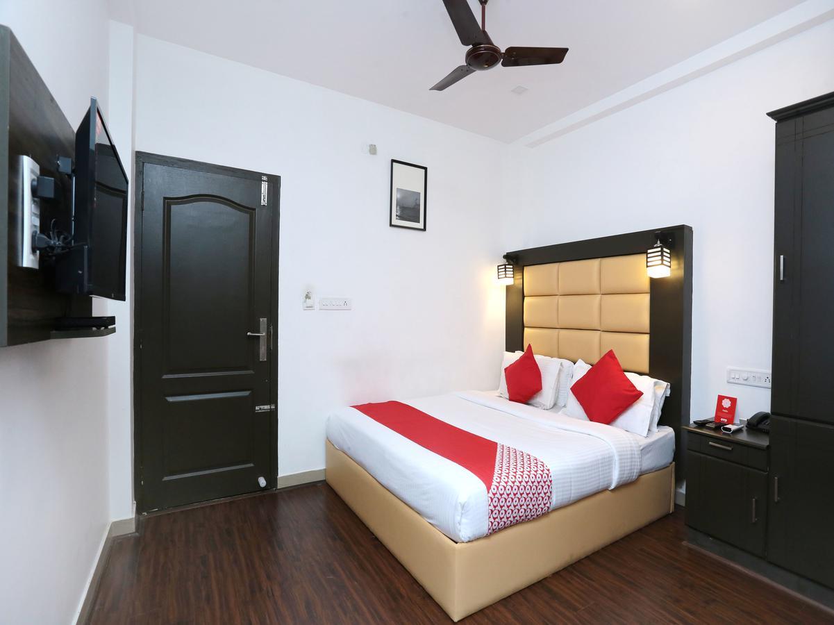Hotel Qube Kochi Buitenkant foto