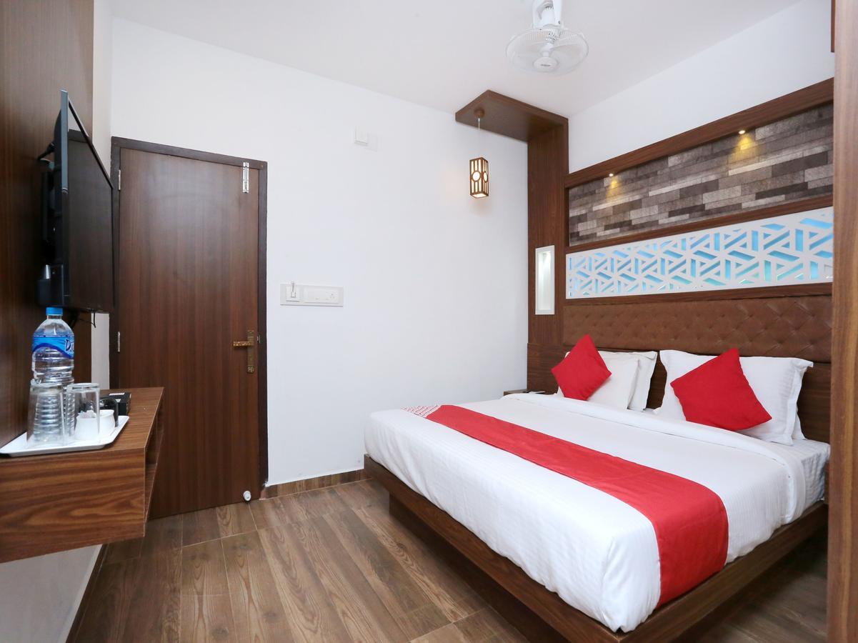 Hotel Qube Kochi Buitenkant foto