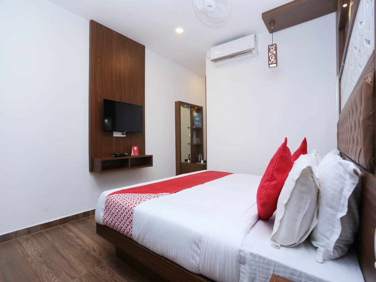 Hotel Qube Kochi Buitenkant foto