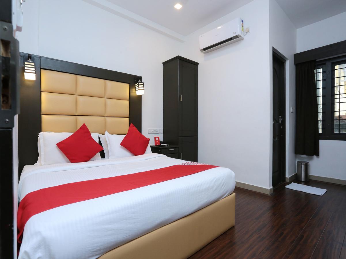 Hotel Qube Kochi Buitenkant foto