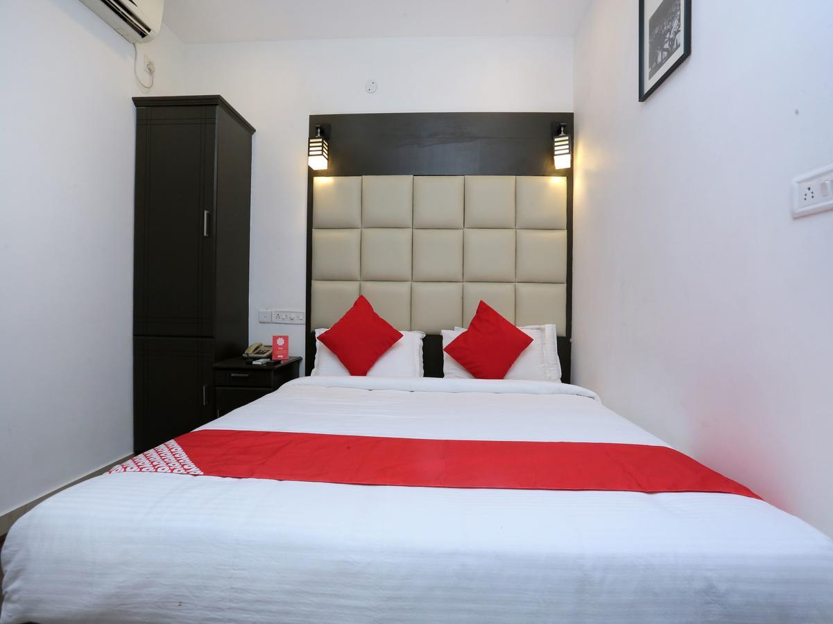 Hotel Qube Kochi Buitenkant foto